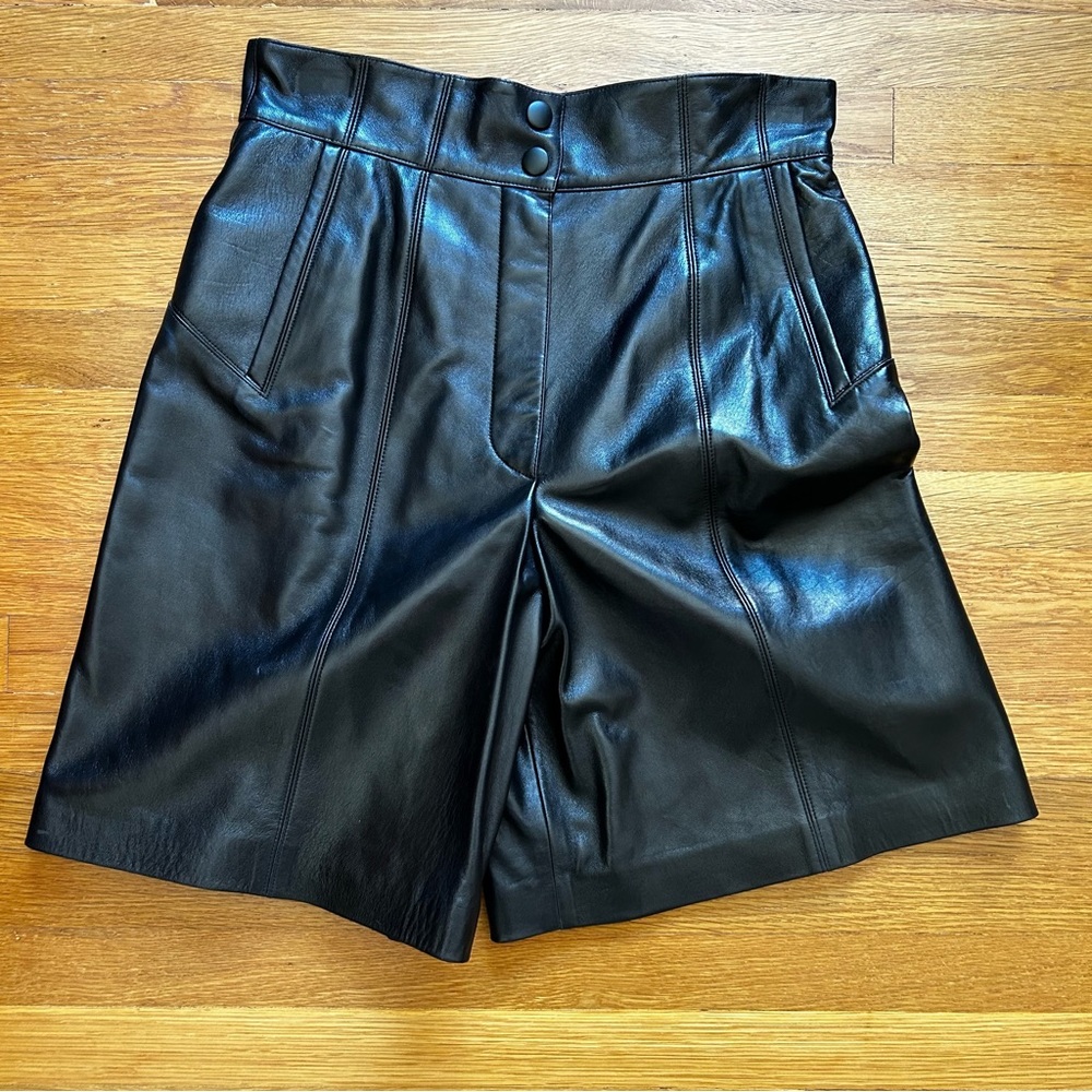 90s Escada supple genuine black leather shorts baggy Bermuda loose culottes 40